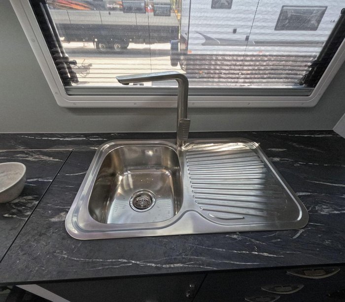 2024 Leader Caravans 2060_R_K1e2_T Gold Le 20'6