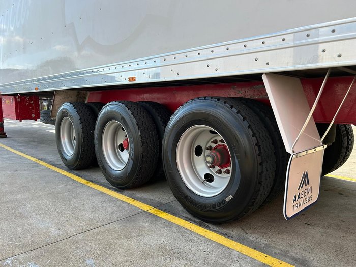 2004 Maxitrans St3 Od 24 Pallet Chiller Van, Roll Door 4.3M