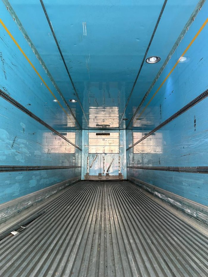 2004 Maxitrans St3 Od 24 Pallet -28 Freezer, Roller Door. 4.3
