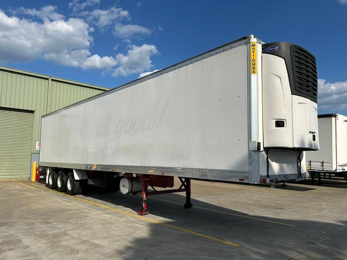 2004 Maxitrans St3 Od 24 Pallet -28 Freezer, Roller Door. 4.3