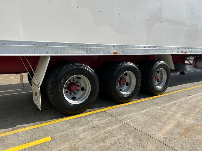 2004 Maxitrans St3 Od 24 Pallet Chiller Van, Roll Door 4.3M