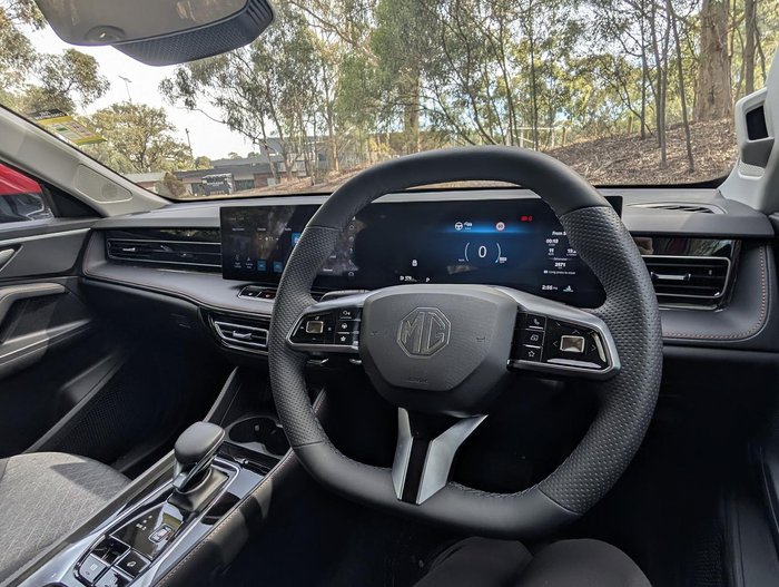 2024 MG HS Vibe AS33 MY24.5 Diamond Red