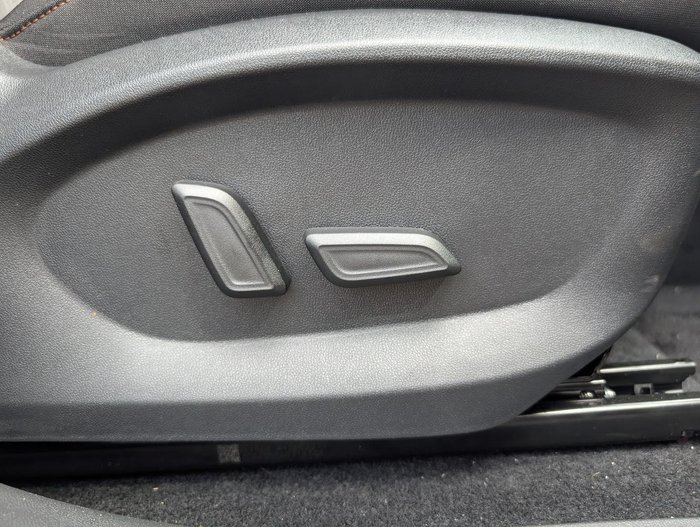 2024 MG HS Vibe AS33 MY24.5 Diamond Red