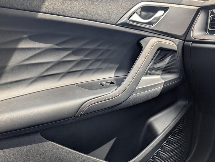 2024 MG HS Vibe AS33 MY24.5 Diamond Red