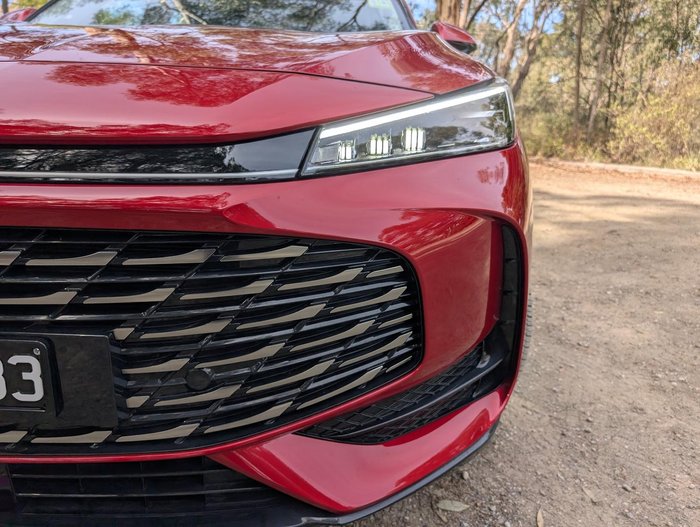 2024 MG HS Vibe AS33 MY24.5 Diamond Red