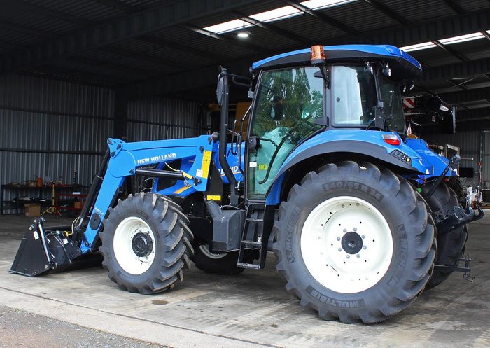 New Holland T5.100 Electro Command Tractor