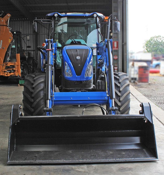 New Holland T5.100 Electro Command Tractor