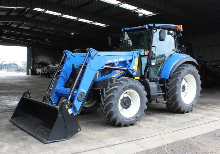 New Holland T5.100 Electro Command Tractor