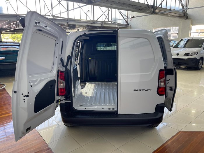 2024 Peugeot Partner Pro