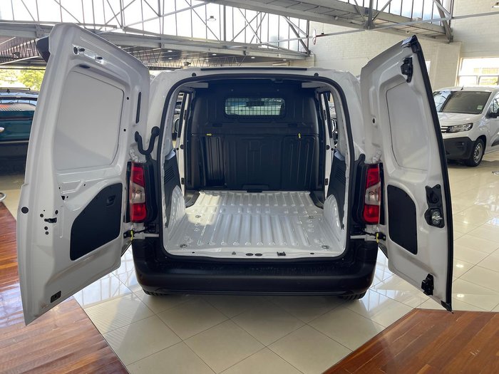 2024 Peugeot Partner Pro