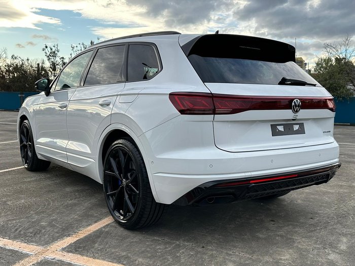 2024 Volkswagen Touareg R