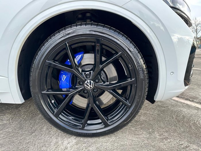 2024 Volkswagen Touareg R