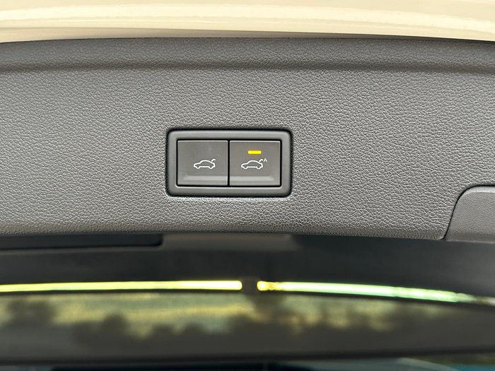 2024 Volkswagen Touareg R