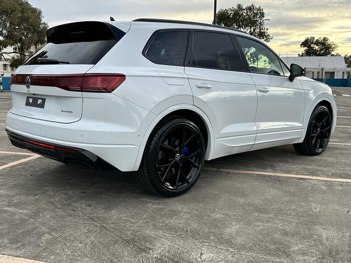 2024 Volkswagen Touareg R