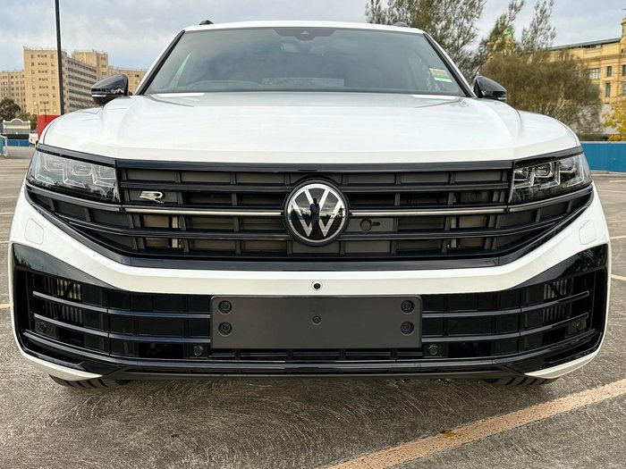 2024 Volkswagen Touareg R