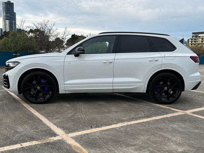 2024 Volkswagen Touareg R