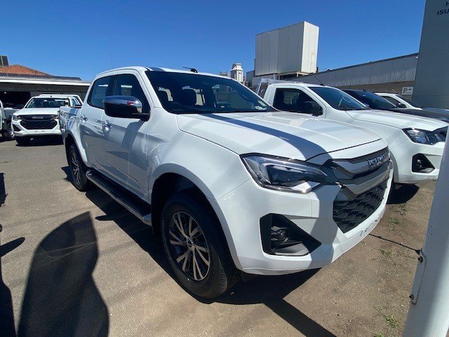 2025 ISUZU D-MAX LSU