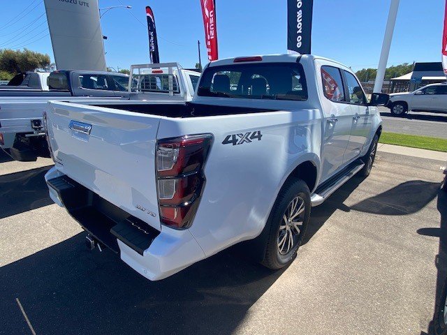 2025 ISUZU D-MAX LSU