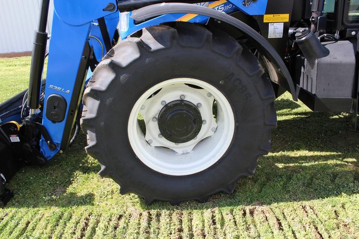 New Holland T5.110 Electro Command Tractor