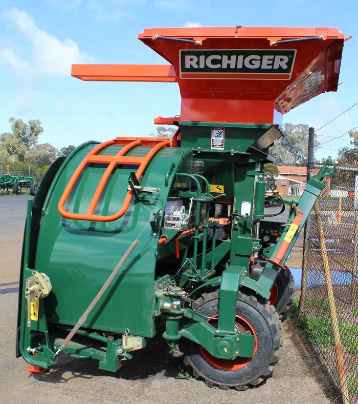 0 Richiger R990 Grain Bag Inloader Green