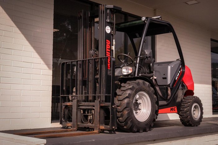 2018 Manitou Mc-X 18-4 Red