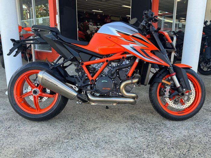 2022 KTM 1290 Super Duke R