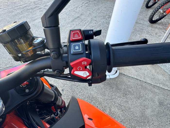 2022 KTM 1290 Super Duke R