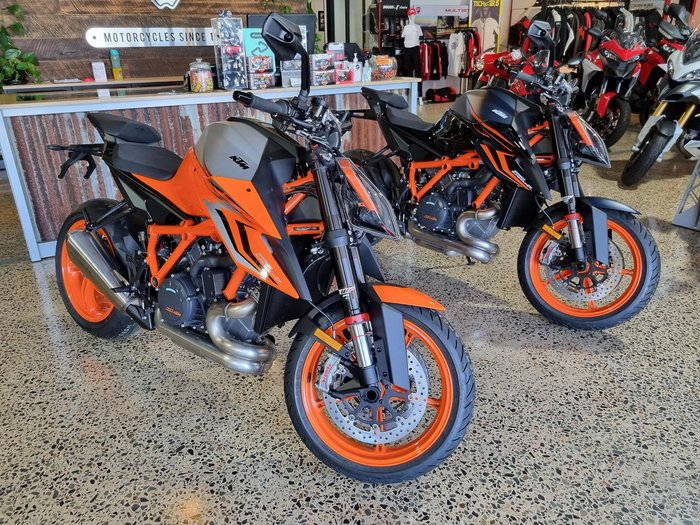 2022 KTM 1290 Super Duke R