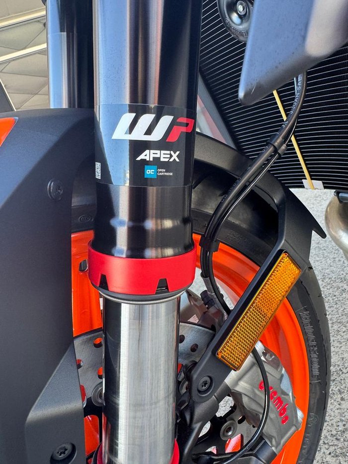 2022 KTM 1290 Super Duke R