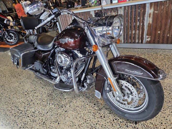 2011 Harley-Davidson Road King Classic 1690 (FLHRC)