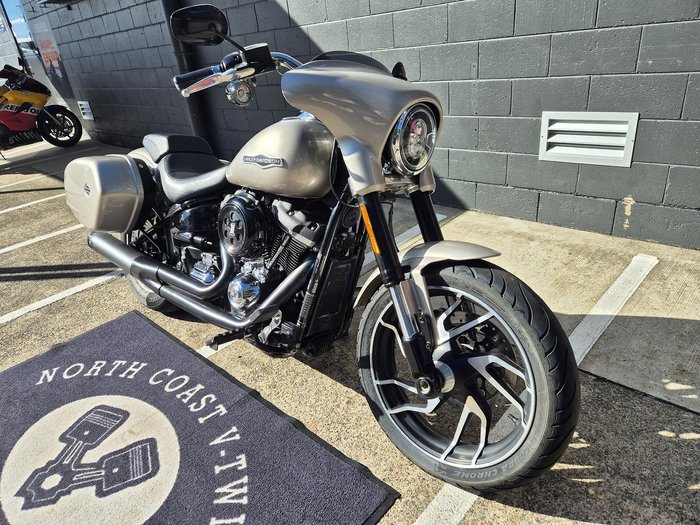 2018 Harley-Davidson Sport Glide 107 (FLSB) Softail Silver