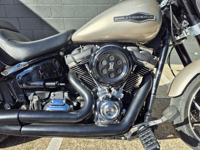 2018 Harley-Davidson Sport Glide 107 (FLSB)