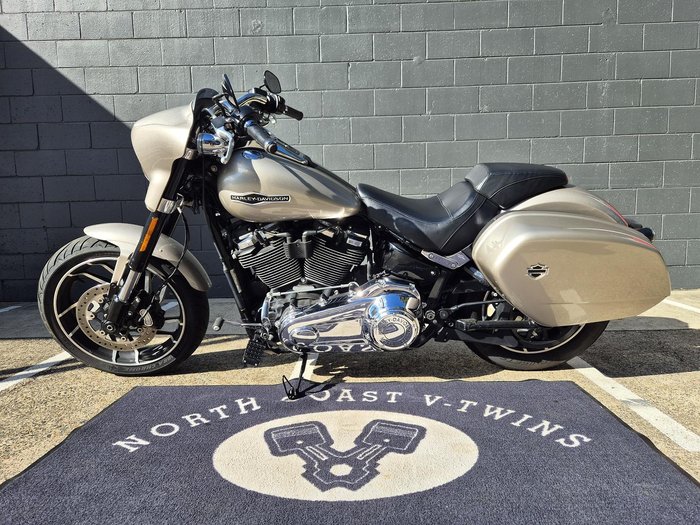 2018 Harley-Davidson Sport Glide 107 (FLSB) Softail Silver