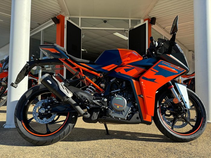 2023 KTM RC 390 RC Blue