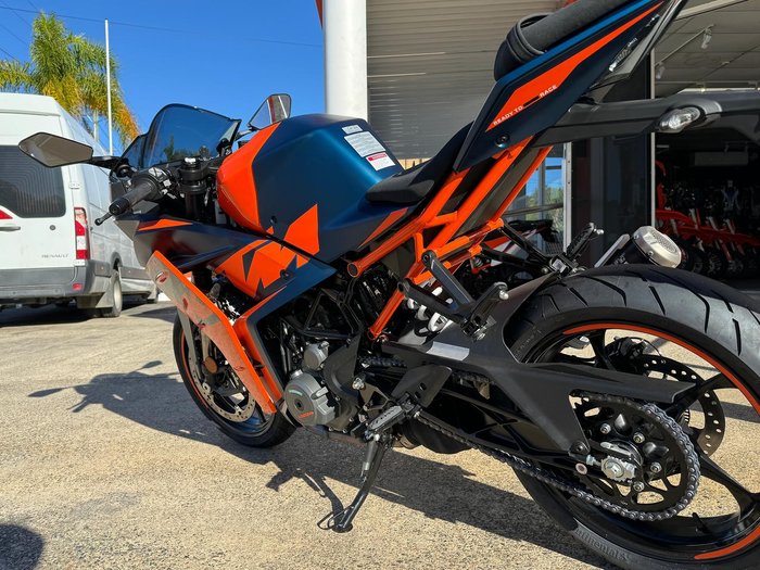 2023 KTM RC 390 RC Blue