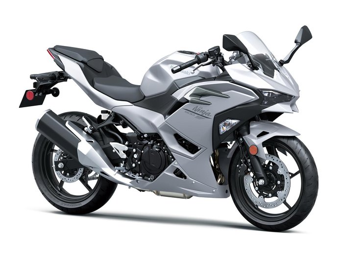2025 Kawasaki Ninja 500 (EX500G) Ninja Silver