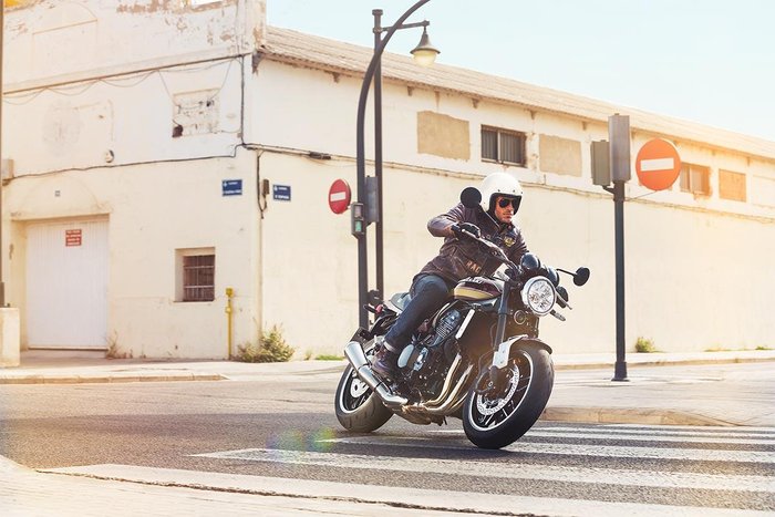 2024 Kawasaki Z900RS (Z900C) Z Red