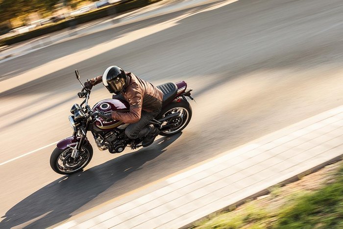 2024 Kawasaki Z900RS (Z900C) Z Red