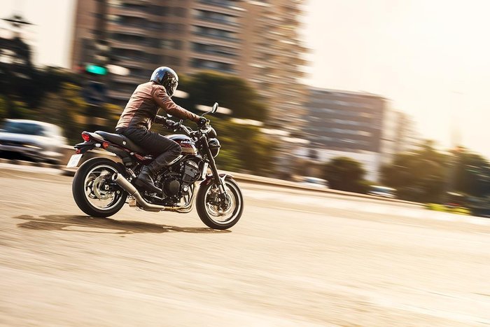 2024 Kawasaki Z900RS (Z900C) Z Red