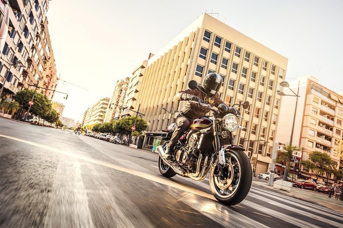 2026 Kawasaki Z900RS (Z900C) Z Red
