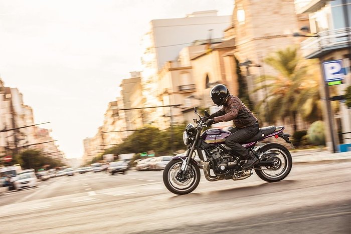 2026 Kawasaki Z900RS (Z900C) Z Red