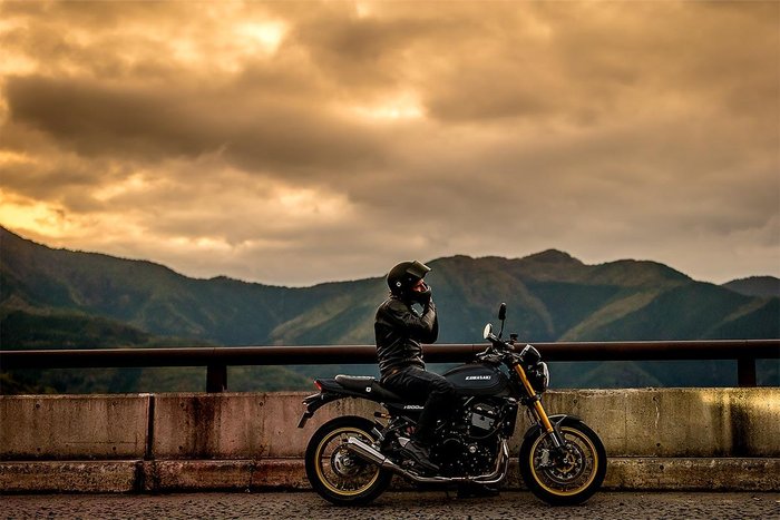 2025 Kawasaki Z900RS SE Z Black