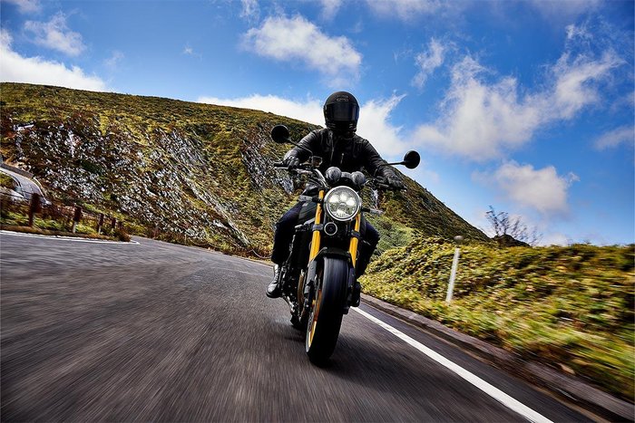 2025 Kawasaki Z900RS SE Z Black