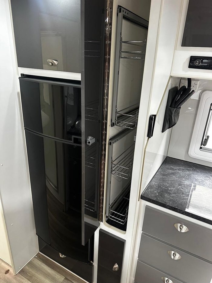2018 JB Caravans Dirtroad Xtreme 23'6 Rear Club Lounge Off Road Caravan