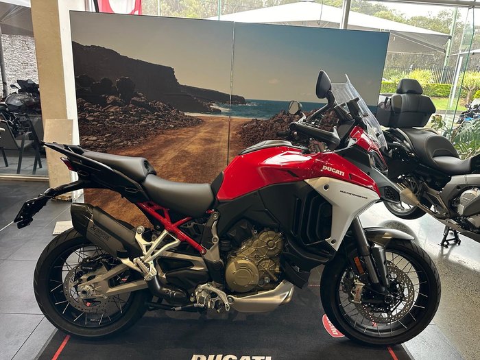 2022 Ducati Multistrada V4S Multistrada Red