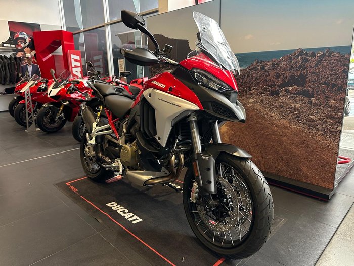 2022 Ducati Multistrada V4S Multistrada Red