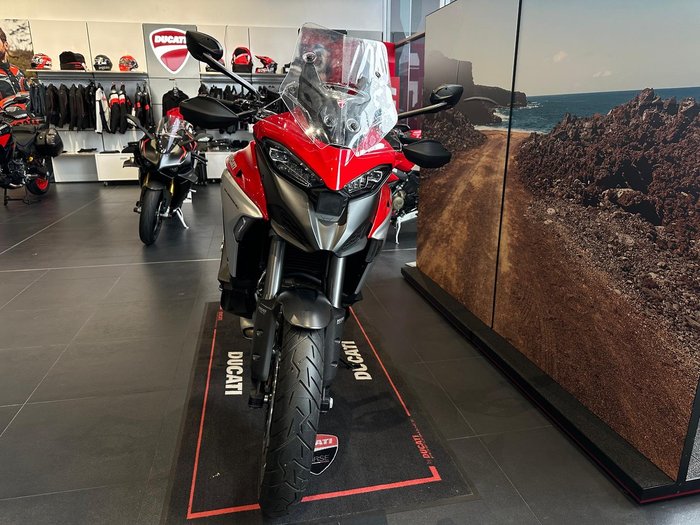 2022 Ducati Multistrada V4S Multistrada Red