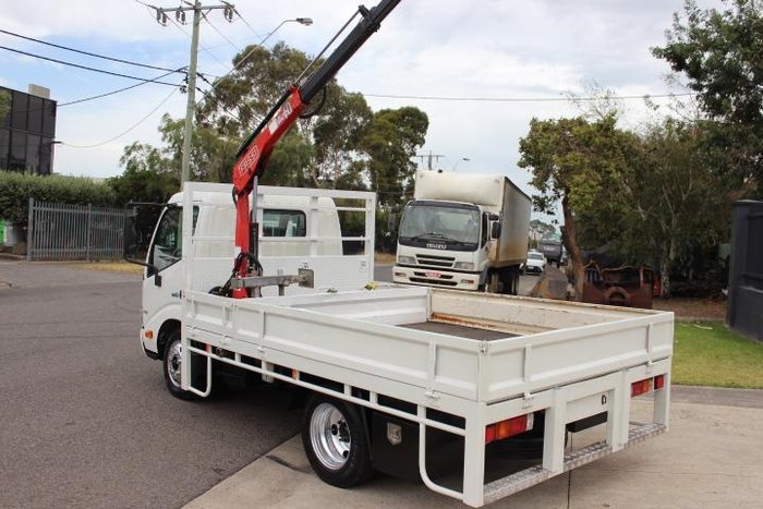 2008 Hino 300 616 300/ WHITE