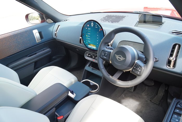 2024 MINI Countryman E Favoured