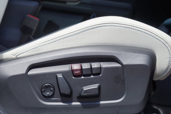 2024 MINI Countryman E Favoured